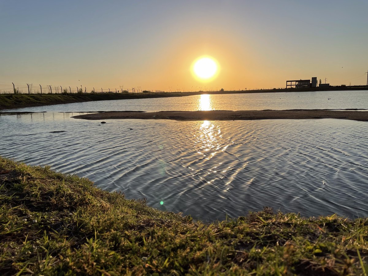 Sol sobre la laguna